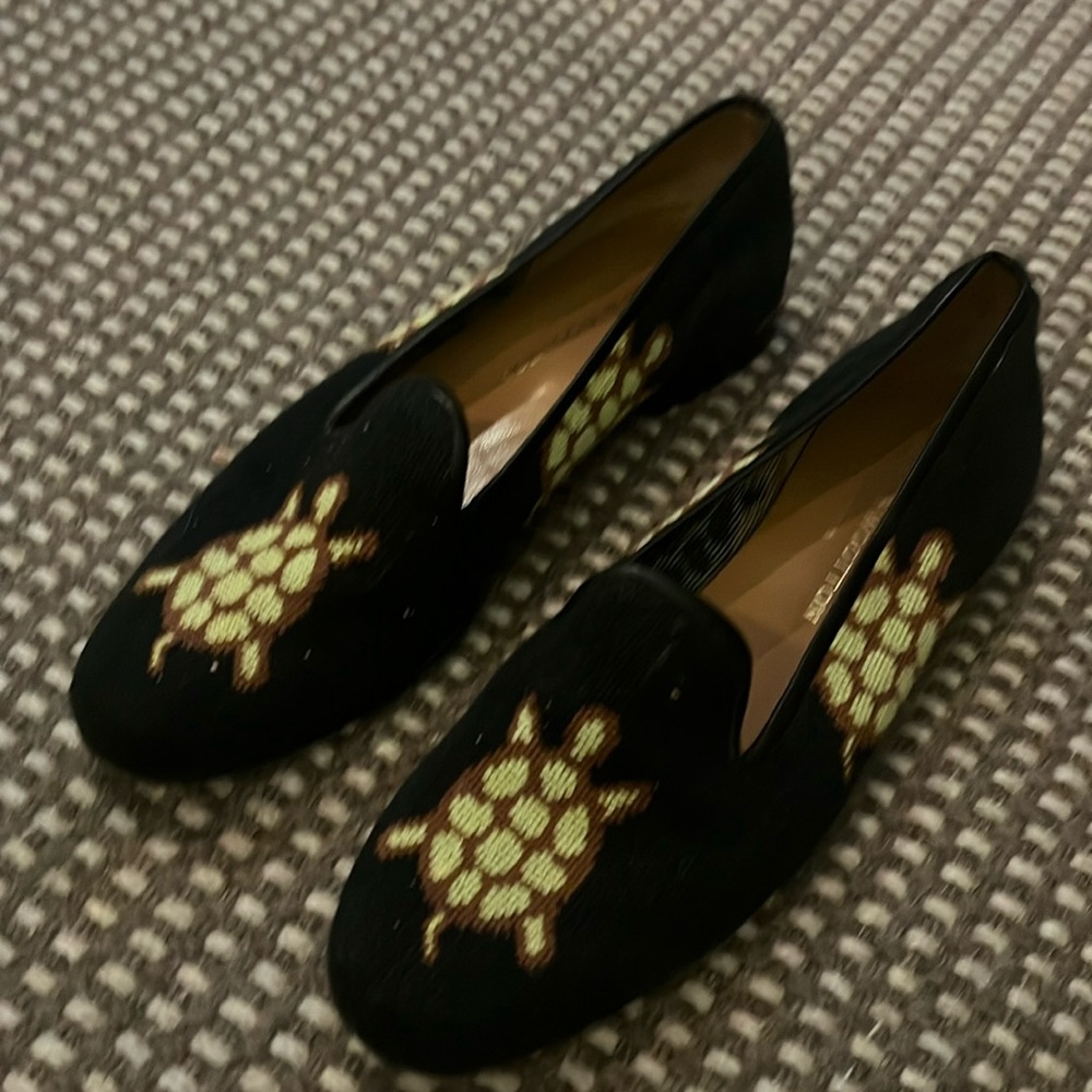 Stubbs & Wootton Women 9 1/2 needlepoint black with turtles